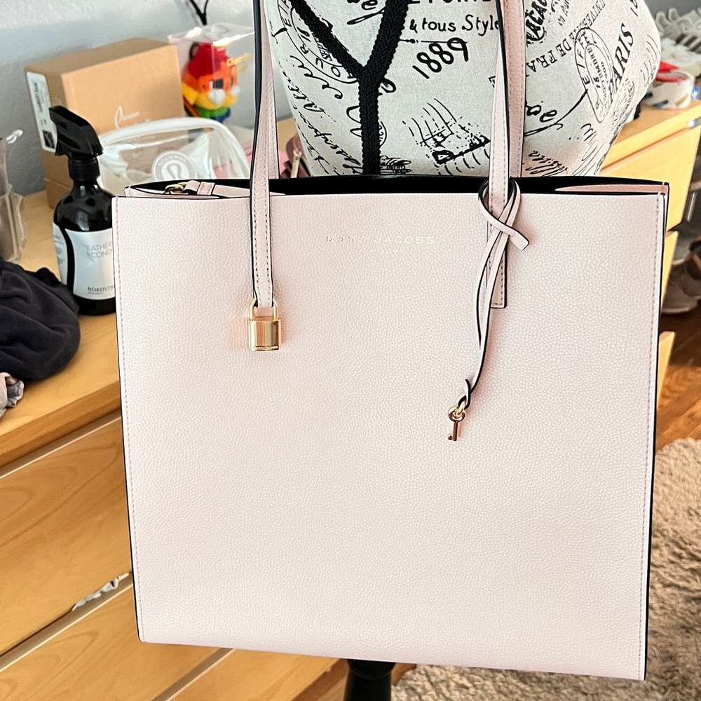 Marc Jacobs  Blush Pink Structured Tote Bag with Key Lock Gold Hardware